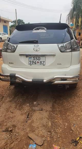 A picture of Toyota harrier model 2008
