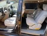 A picture of Toyota sienna 2014 model