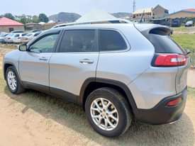A picture of 2017 Jeep latitude direct Belgium full option 08051766160