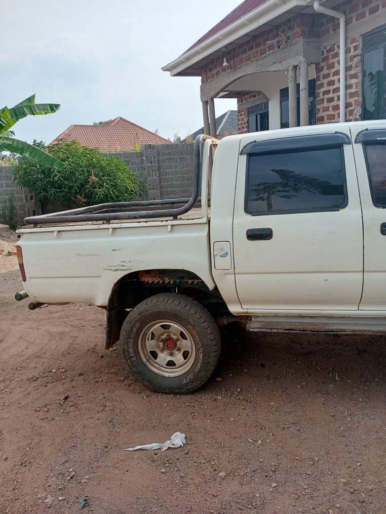 A picture of Hilux ln 106 double cabin