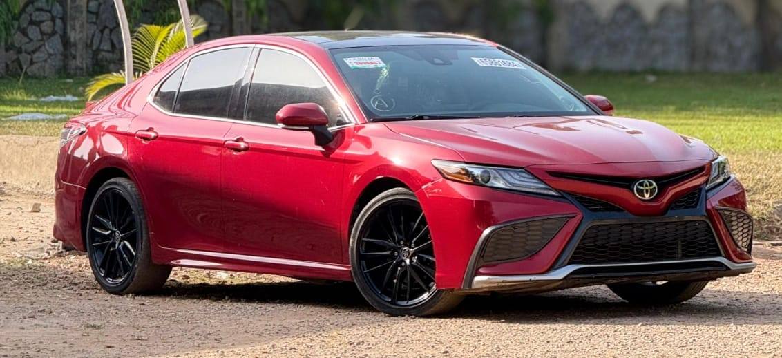 A picture of FOREIGN 2022 TOYOTA CAMRY