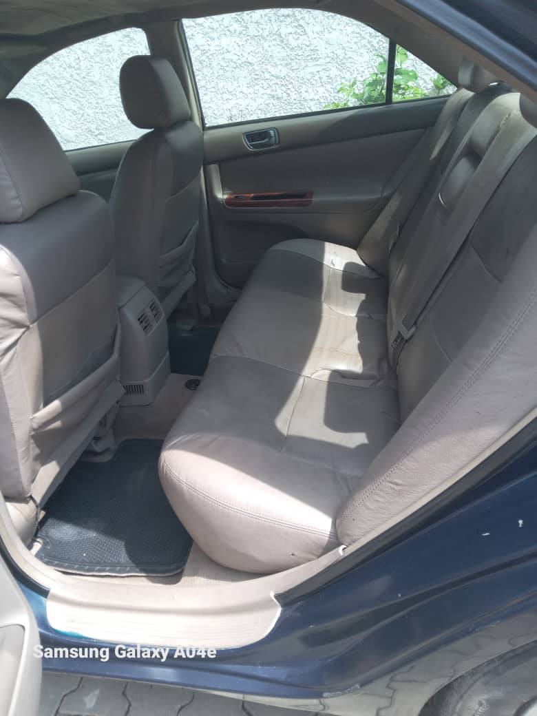 A picture of 2004 Toyota Camry