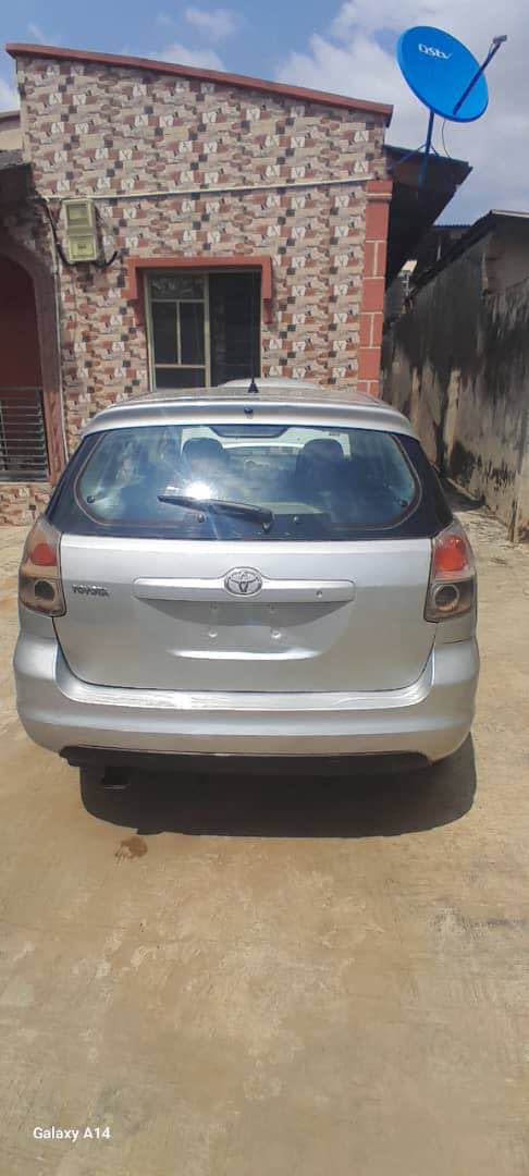 A picture of GOOD DEAL ALERT TOYOTA MATRIX REGISTERED Compact reliable and ready