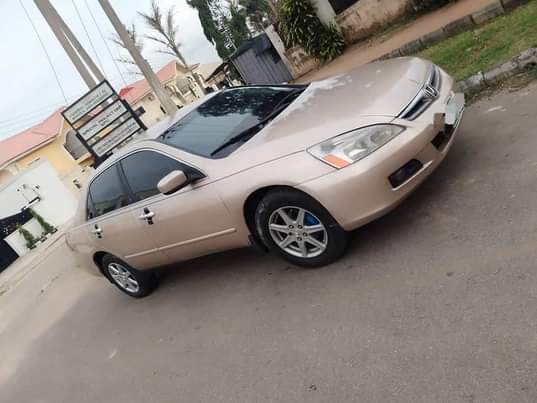 A picture of 2006 Honda DC with all features working excellently Untempered engine