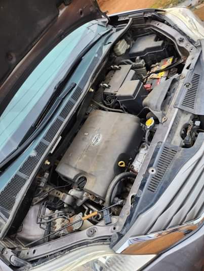 A picture of Lesser than 2years used xle 2013 toyota sienna..Barely driven..100 firstbody