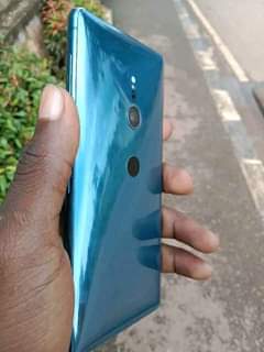 A picture of Sony experia xz2 64gb 4gbram super cameras and good battery