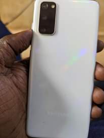 A picture of S20 5G