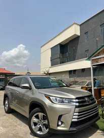 A picture of Toyota Highlander toks