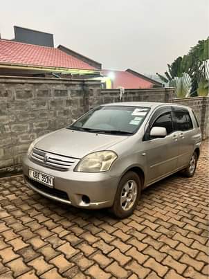 A picture of Toyota raum