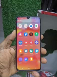 A picture of Samsung A70 gb 128