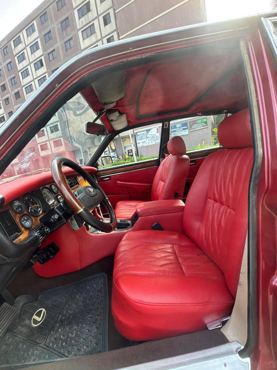 A picture of 1985 Mercedes Benz jaguar