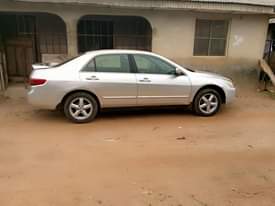 A picture of Eod available for sell 2005 manual everything working perfect nothing