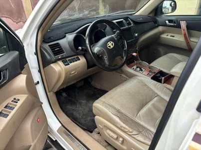 A picture of 2010 Toyota Highlander Limited