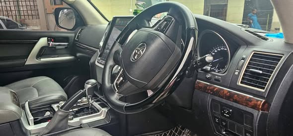 A picture of LAND CRUISER INUZWA