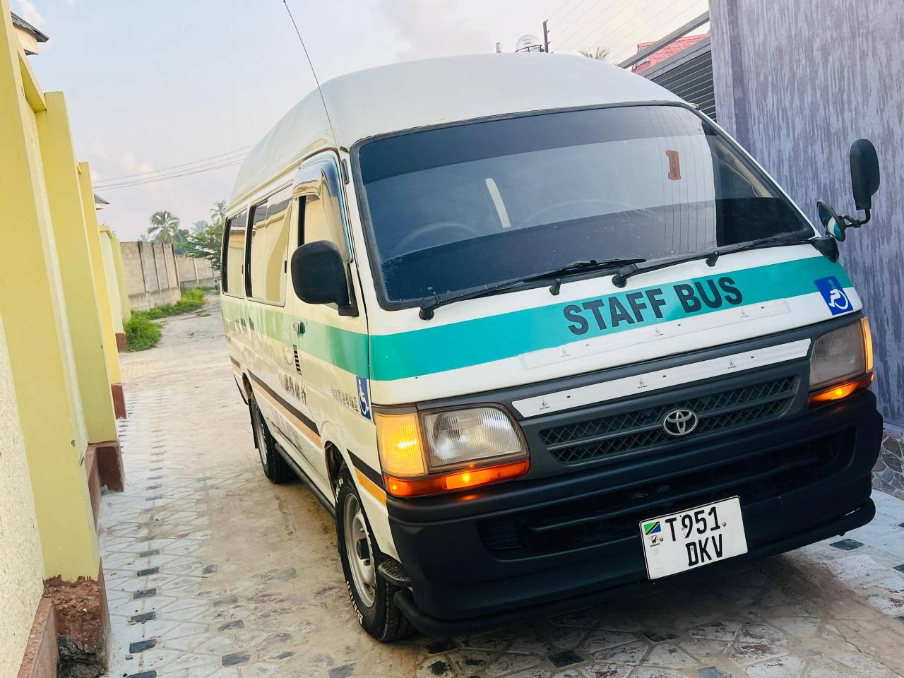 A picture of TOYOTA HAICE