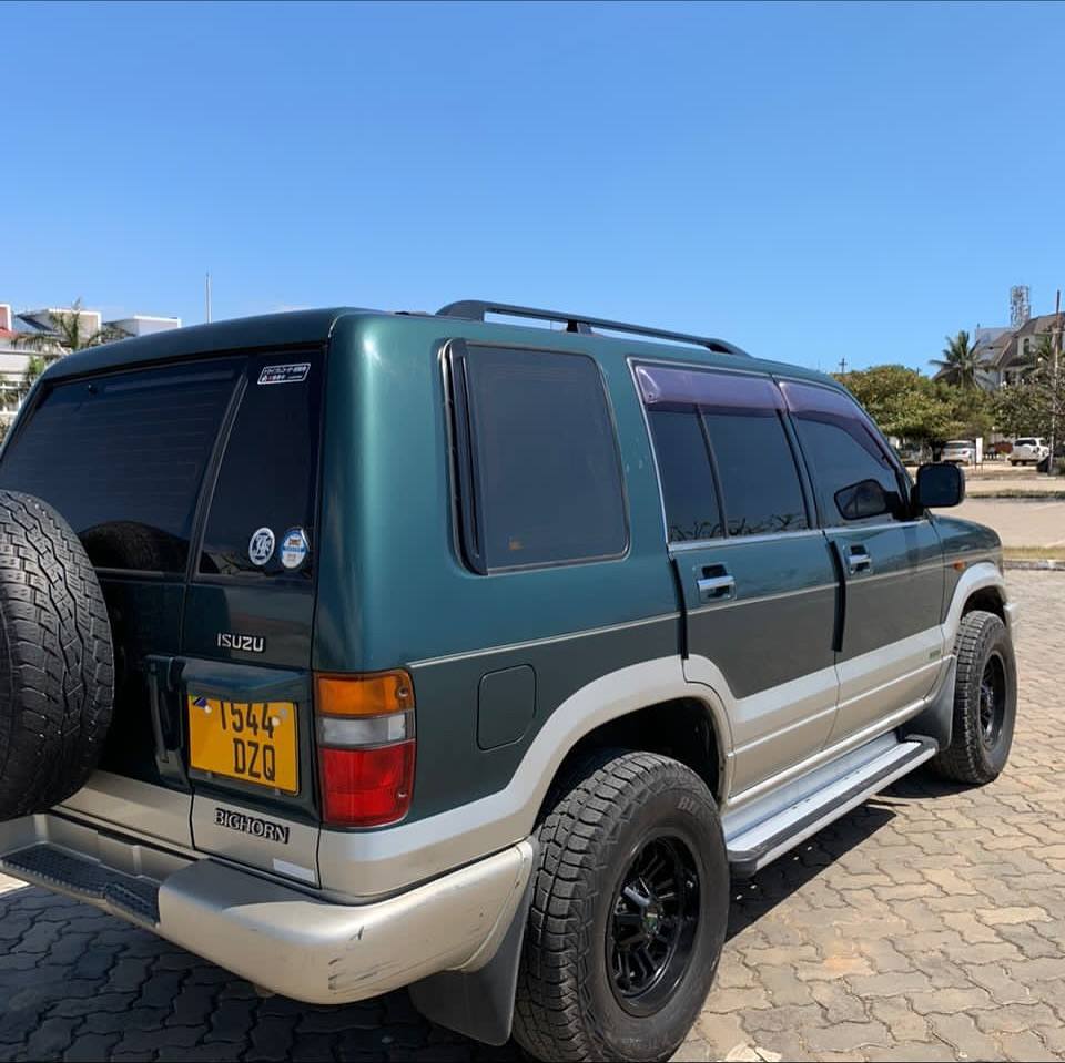 A picture of Isuzu BIGHORN TSHS 15.8M