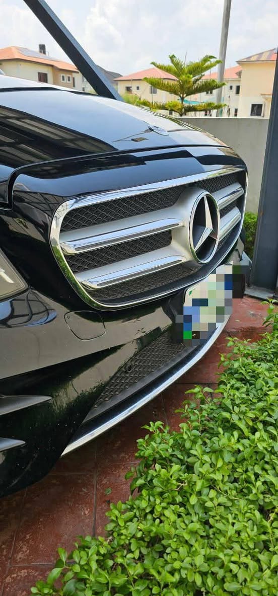 A picture of 2018 E300 2018 2018