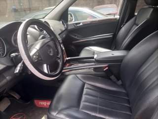 A picture of 2009 Ml 350 2008 registered