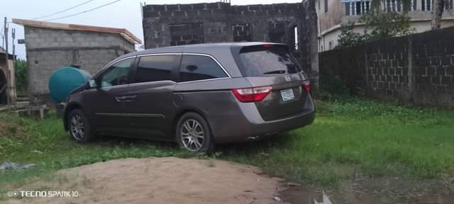 A picture of 2012 Honda odyssey clean Nigerian use full options Price 4