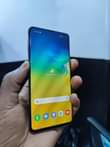 A picture of GLAXY S10