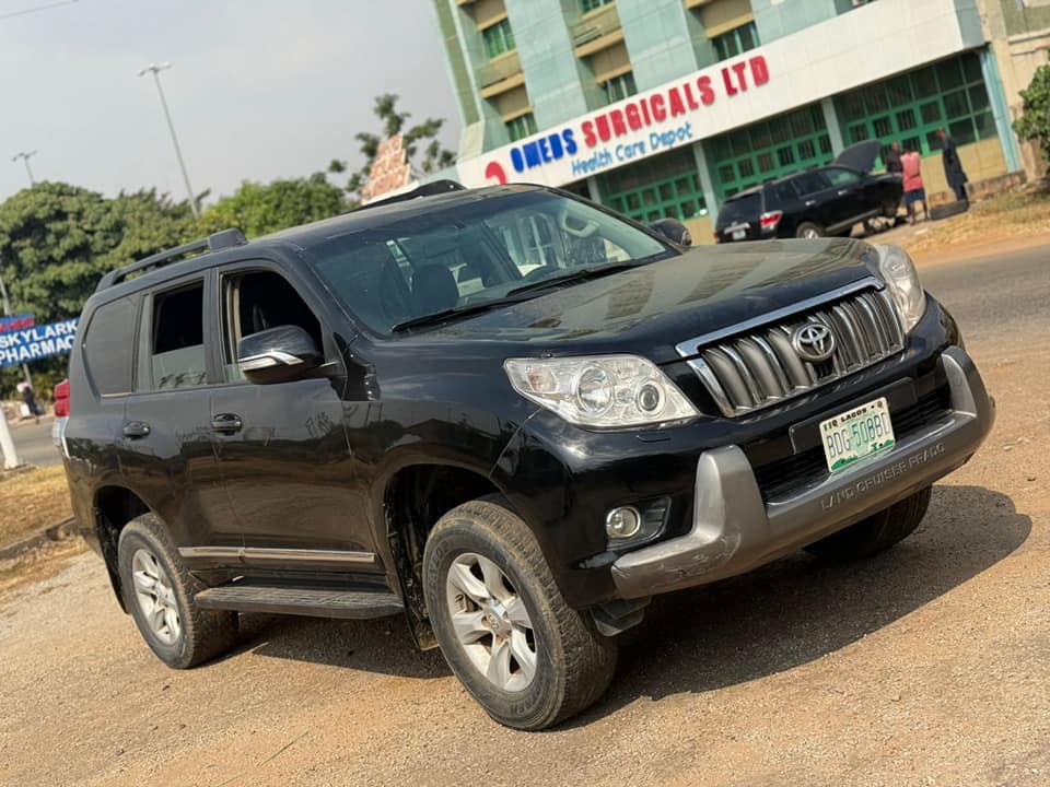A picture of Distress 2013 Toyota Prado Belgium standard everything is intact location