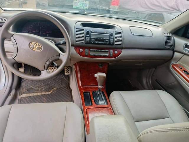 A picture of 2005 TOYOTA CAMRY 2005 xle