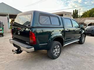 A picture of TOYOTA HILUX INVICIBLE