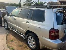 A picture of Neatly used 04 05 Highlander Clean interior Engine nd all