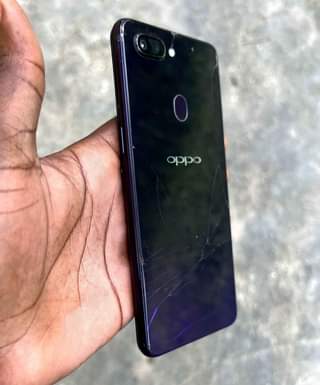 A picture of Oppo r15 128gb LIPIA 99 000 TU