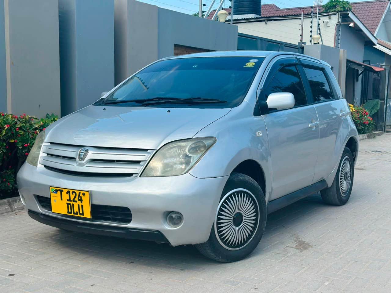 A picture of TOYOTA IST 0714058883