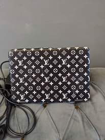 A picture of DELL LAPTOP