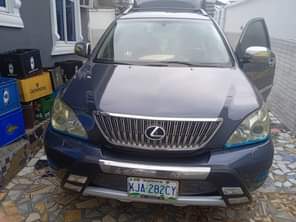 A picture of RX 330 in good condition engine gear and A C