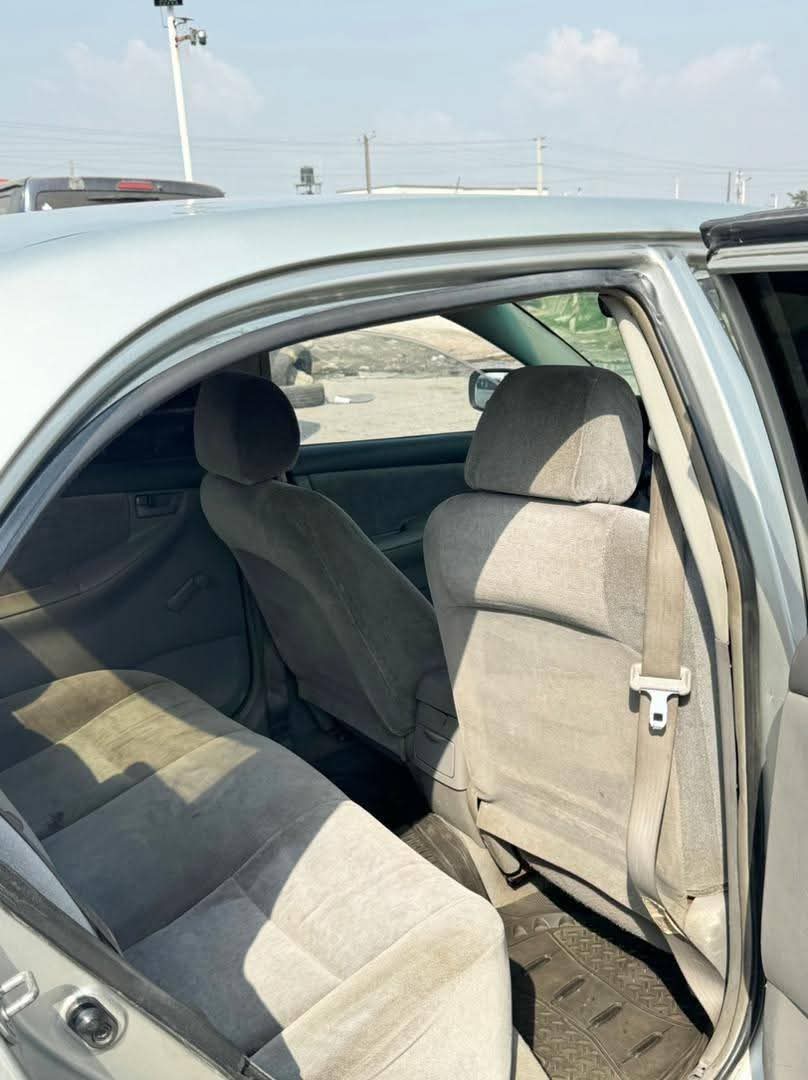 A picture of 2004 Toyota corolla