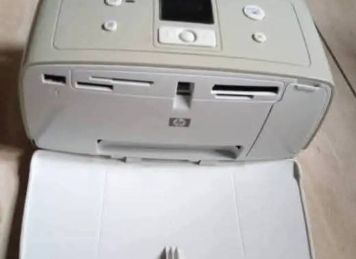 A picture of Hp photo printer 250k negotiable 0705599546