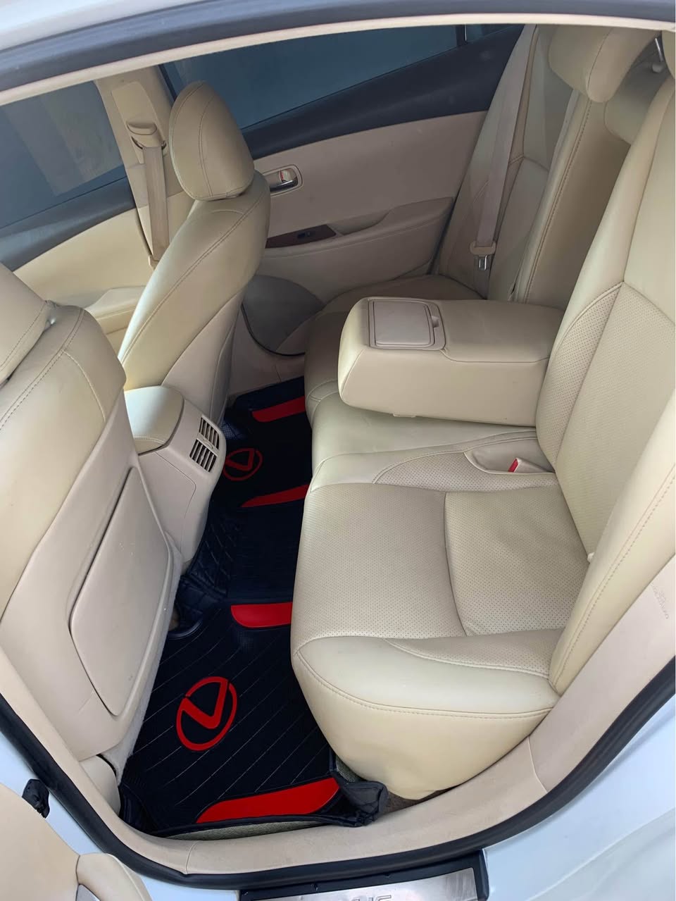 A picture of 2011 Lexus Es350