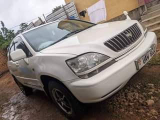 A picture of TOYOTA HARRIER
