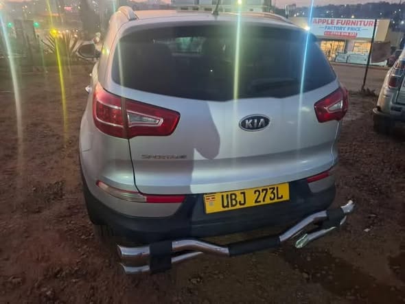 A picture of KIA 19 5M CALL 0701588581 WHATS APP 0776417404
