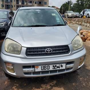 A picture of RAV4 2003 27M