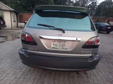 A picture of 2003 lexus rx300 Belgium grade with custom duty all component