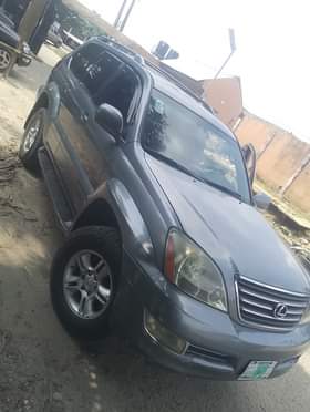 A picture of 2006 Gx470 clean Nigerian use first body A C seat