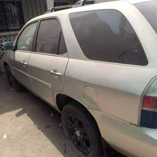 A picture of 2005 ACURA MDX