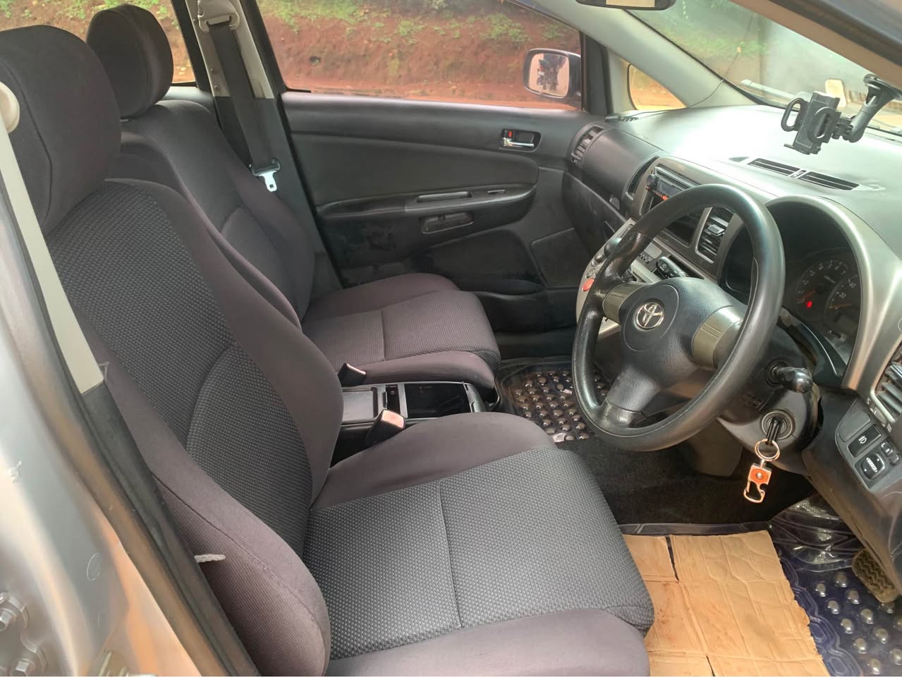 A picture of Toyota Wish