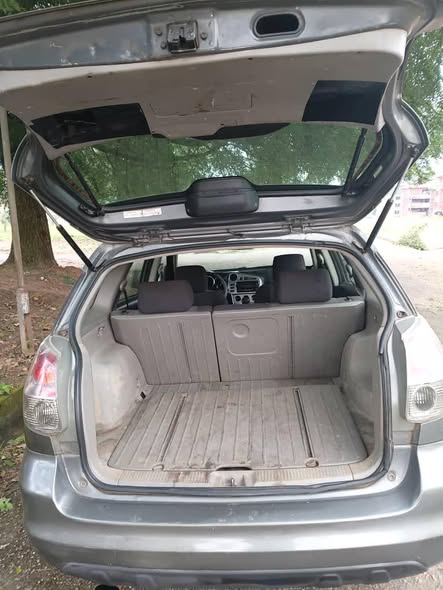 A picture of TOYOTA MATRIX 06 model