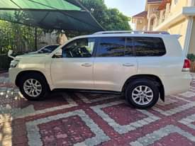 A picture of LAND CRUISER VX OG