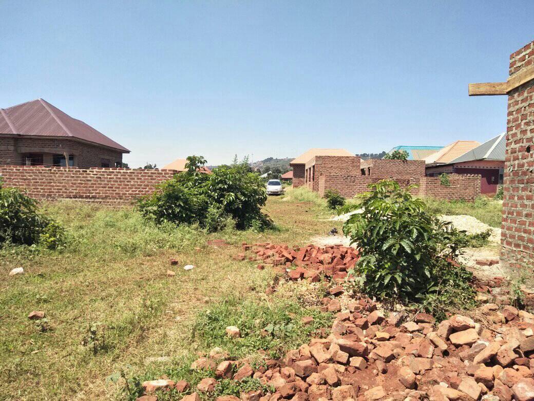 A picture of 35ft by 80ft wanyange lake cell Jinja city 12M 0700125875