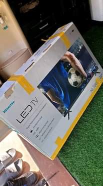 A picture of Hisense 32 inches digital frameless tv