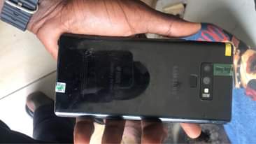 A picture of Samsung note 9