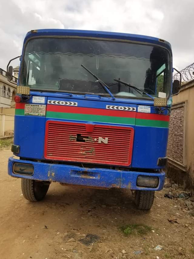 A picture of Nigeria Used Mandiesel six tyre truck in good condition. Owner