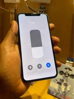 A picture of iphone xs