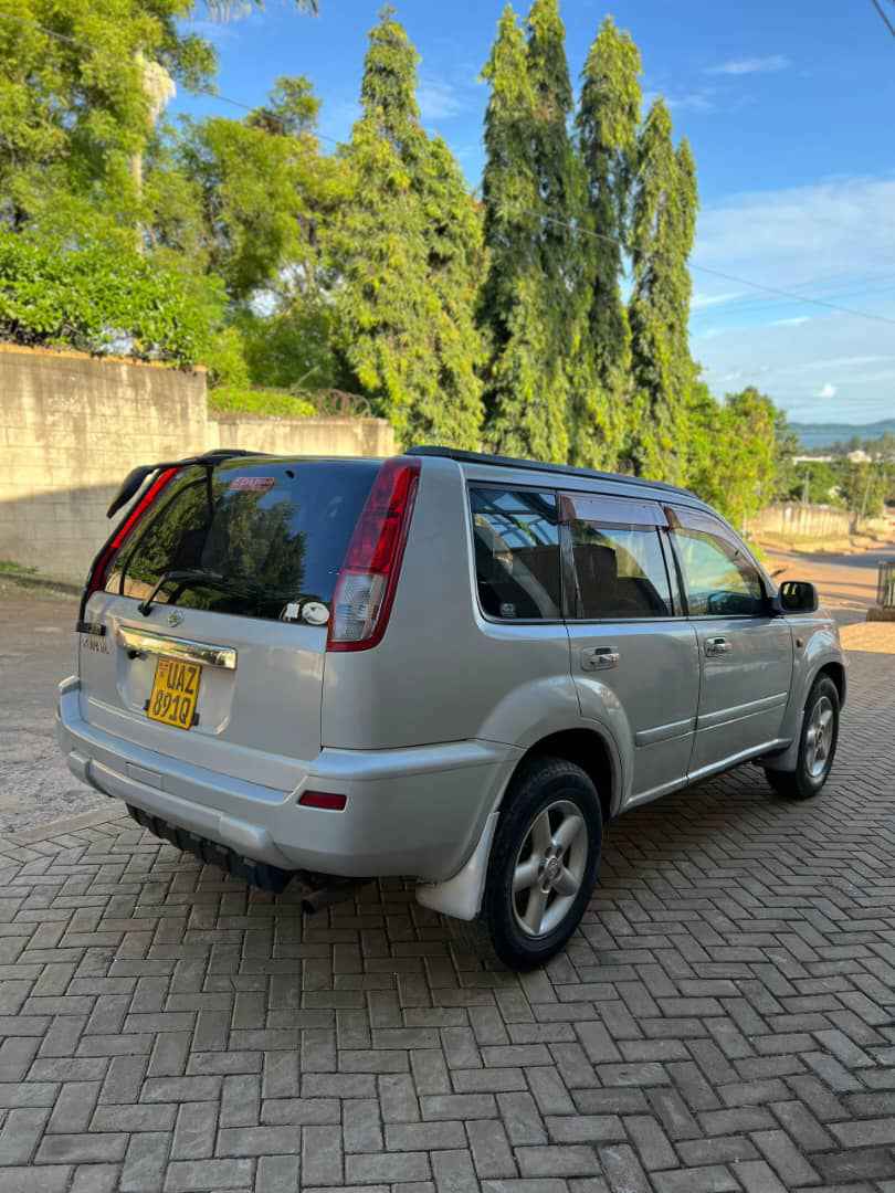 A picture of Nissan xtrail 14m good condition